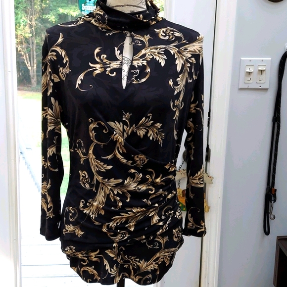 New York & Company Tops - Women's Long sleeve top, size M, black & gold.